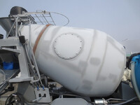 三菱ふそうファイターミキサー車（コンクリートミキサー）中型（4t）[写真10]