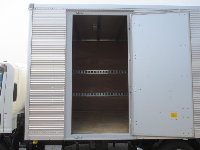 いすゞエルフアルミバン小型（2t・3t）[写真10]