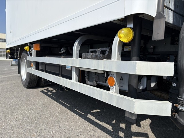 いすゞエルフ冷凍車（冷蔵車）小型（2t・3t）[写真17]