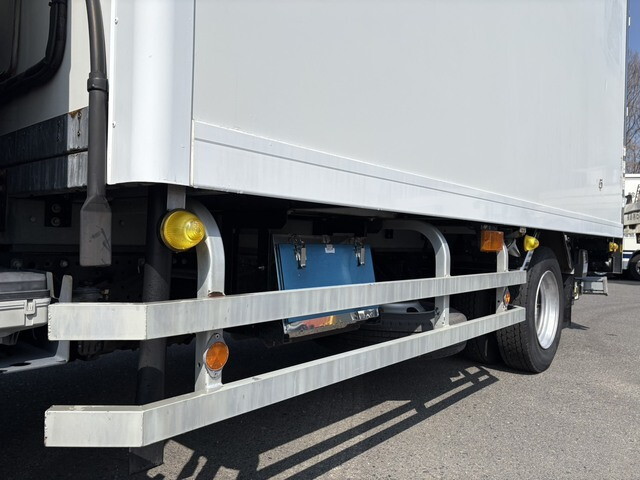 いすゞエルフ冷凍車（冷蔵車）小型（2t・3t）[写真18]