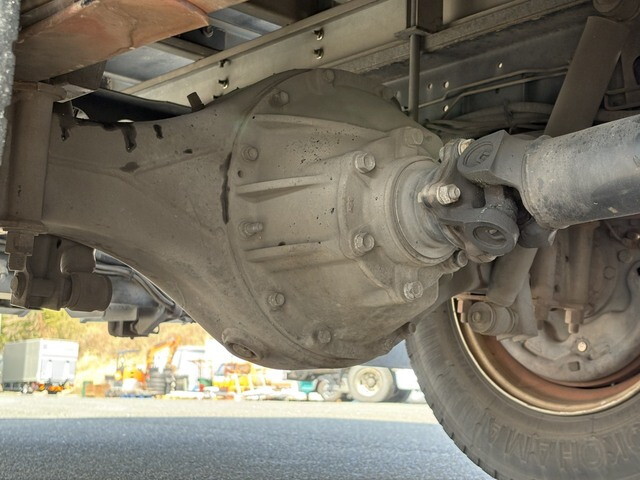 いすゞエルフ冷凍車（冷蔵車）小型（2t・3t）[写真25]