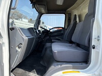 いすゞエルフ冷凍車（冷蔵車）小型（2t・3t）[写真31]