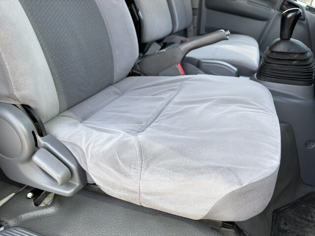 いすゞエルフ冷凍車（冷蔵車）小型（2t・3t）[写真31]