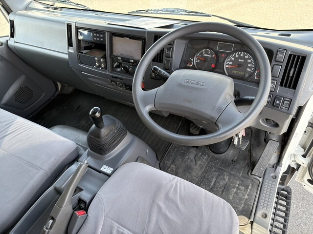 いすゞエルフ冷凍車（冷蔵車）小型（2t・3t）[写真32]