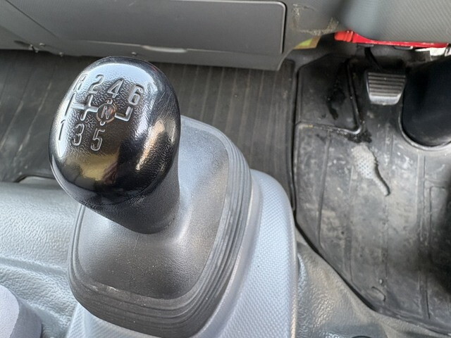 いすゞエルフ冷凍車（冷蔵車）小型（2t・3t）[写真34]