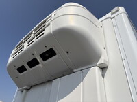 いすゞエルフ冷凍車（冷蔵車）小型（2t・3t）[写真08]