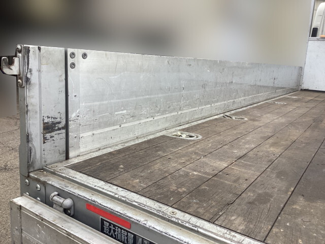 いすゞフォワードアルミブロック中型（4t）[写真12]