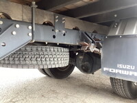 いすゞフォワードアルミブロック中型（4t）[写真22]