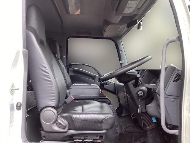 いすゞフォワードアルミブロック中型（4t）[写真30]