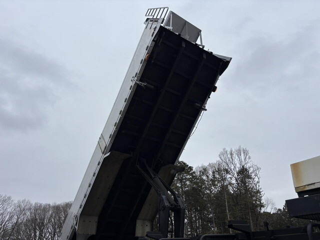 日野プロフィアダンプ大型（10t）[写真16]