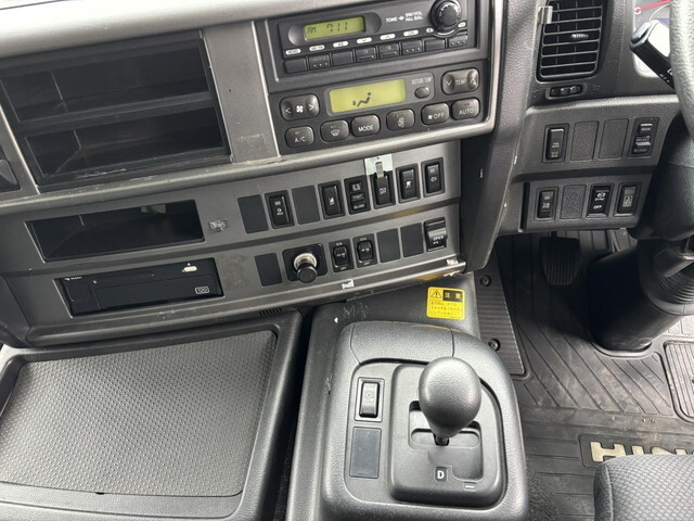 日野プロフィアダンプ大型（10t）[写真32]