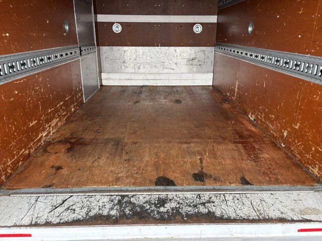 いすゞエルフアルミバン小型（2t・3t）[写真12]