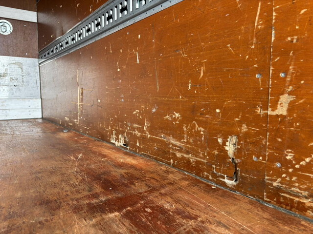 いすゞエルフアルミバン小型（2t・3t）[写真13]