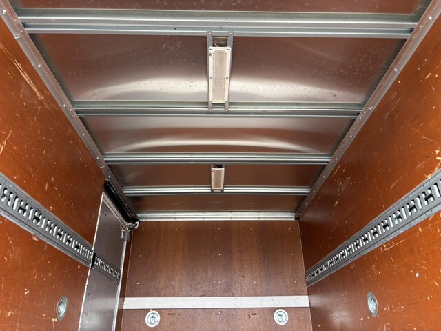 いすゞエルフアルミバン小型（2t・3t）[写真14]