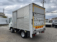 いすゞエルフアルミバン小型（2t・3t）[写真02]