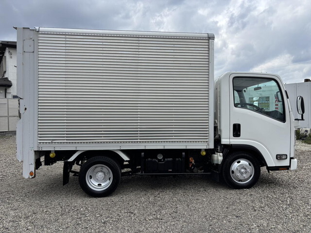 いすゞエルフアルミバン小型（2t・3t）[写真06]