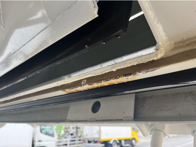 日野デュトロパッカー車（塵芥車）小型（2t・3t）[写真18]