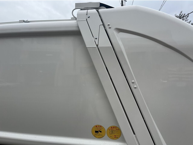 日野デュトロパッカー車（塵芥車）小型（2t・3t）[写真27]