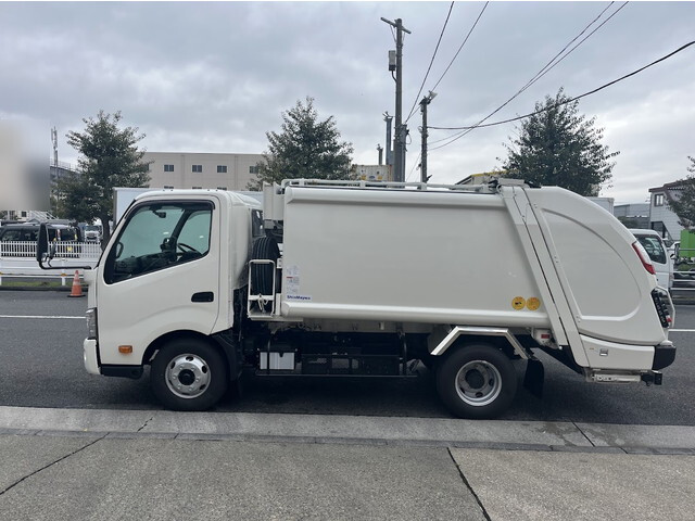 日野デュトロパッカー車（塵芥車）小型（2t・3t）[写真08]