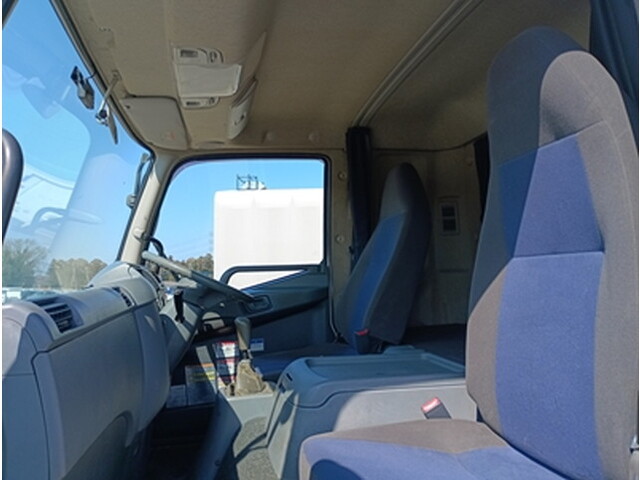 三菱ふそうファイタークレーン4段増トン（6t・8t）[写真24]