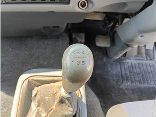 三菱ふそうファイタークレーン4段増トン（6t・8t）[写真28]