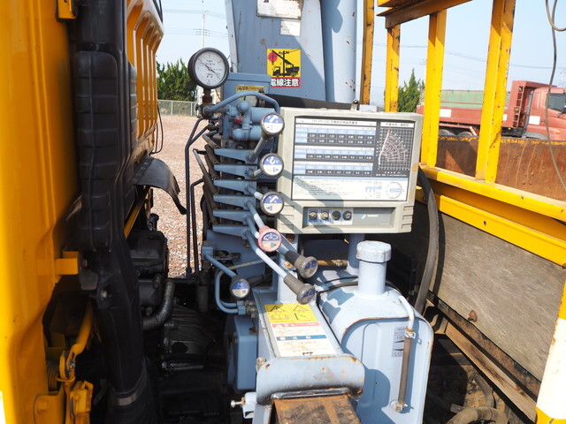 三菱ふそうキャンタークレーン4段小型（2t・3t）[写真12]