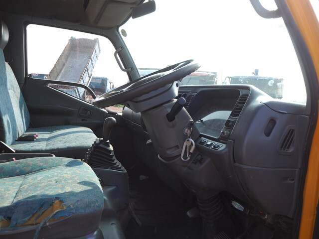 三菱ふそうキャンタークレーン4段小型（2t・3t）[写真36]