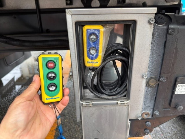 日野レンジャー冷凍車（冷蔵車）中型（4t）[写真13]