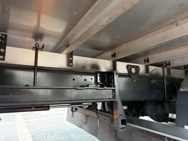 日野レンジャー冷凍車（冷蔵車）中型（4t）[写真16]