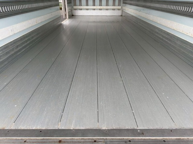 日野レンジャー冷凍車（冷蔵車）中型（4t）[写真08]