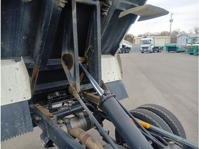三菱ふそうキャンターダンプ小型（2t・3t）[写真12]