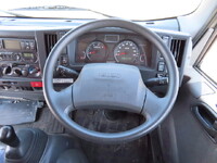 いすゞエルフ冷凍車（冷蔵車）小型（2t・3t）[写真23]