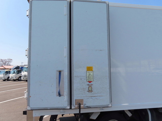 いすゞエルフ冷凍車（冷蔵車）小型（2t・3t）[写真28]