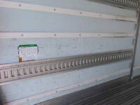 いすゞエルフ冷凍車（冷蔵車）小型（2t・3t）[写真32]