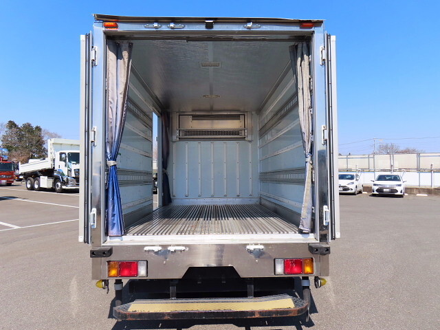 いすゞエルフ冷凍車（冷蔵車）小型（2t・3t）[写真06]