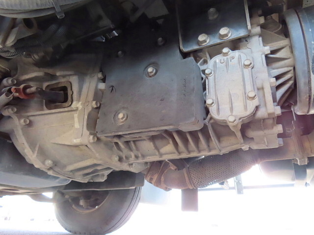 いすゞエルフ冷凍車（冷蔵車）小型（2t・3t）[写真08]