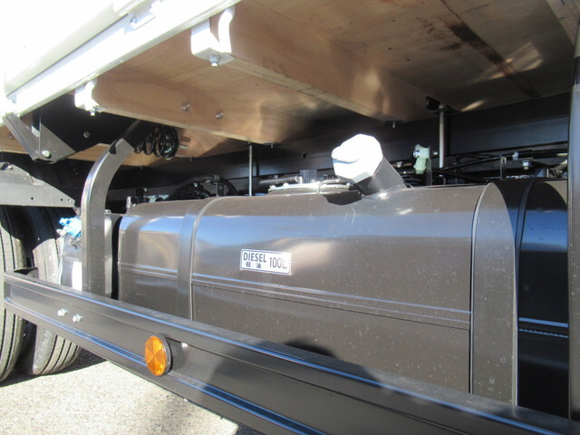 三菱ふそうキャンタークレーン4段小型（2t・3t）[写真15]