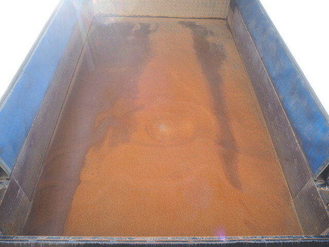 三菱ふそうファイターダンプ中型（4t）[写真24]