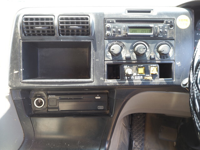 三菱ふそうスーパーグレートダンプ大型（10t）[写真37]