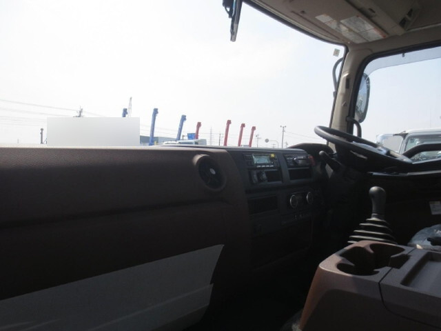 日野レンジャー冷凍車（冷蔵車）中型（4t）[写真21]