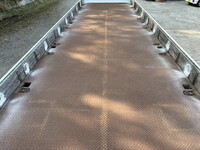 いすゞギガ平ボディ大型（10t）[写真11]