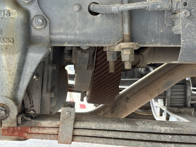 いすゞギガ平ボディ大型（10t）[写真15]