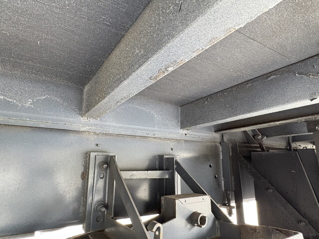 いすゞギガ平ボディ大型（10t）[写真21]