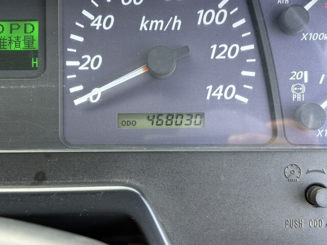 いすゞギガ平ボディ大型（10t）[写真27]