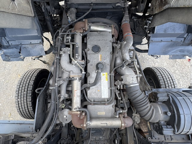 いすゞギガ平ボディ大型（10t）[写真32]