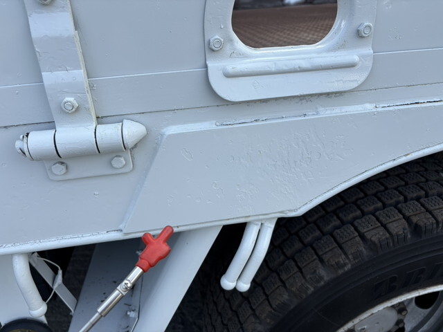 いすゞギガ平ボディ大型（10t）[写真39]