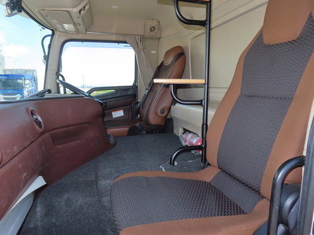 日野プロフィアアルミウイング大型（10t）[写真19]