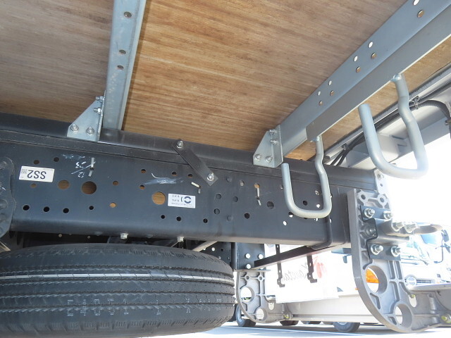 いすゞエルフアルミバン小型（2t・3t）[写真11]