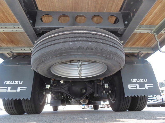 いすゞエルフアルミバン小型（2t・3t）[写真13]