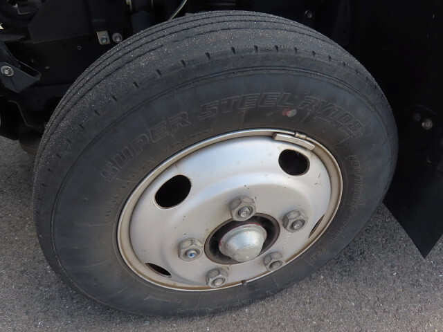 いすゞエルフアルミバン小型（2t・3t）[写真15]